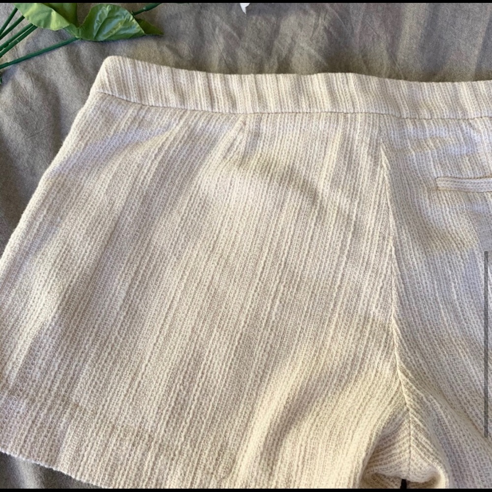 Joie Knit Cream Shorts Size 4 - Picture 8 of 8